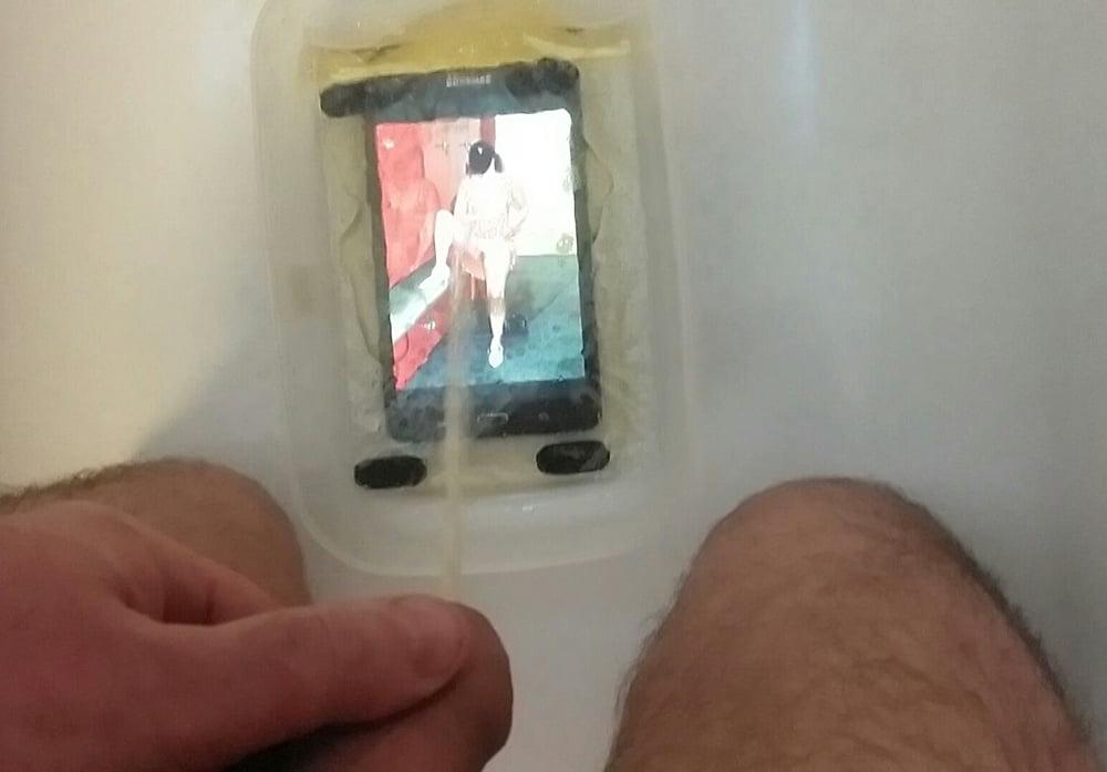 25P Lionx68 piss tribute photos