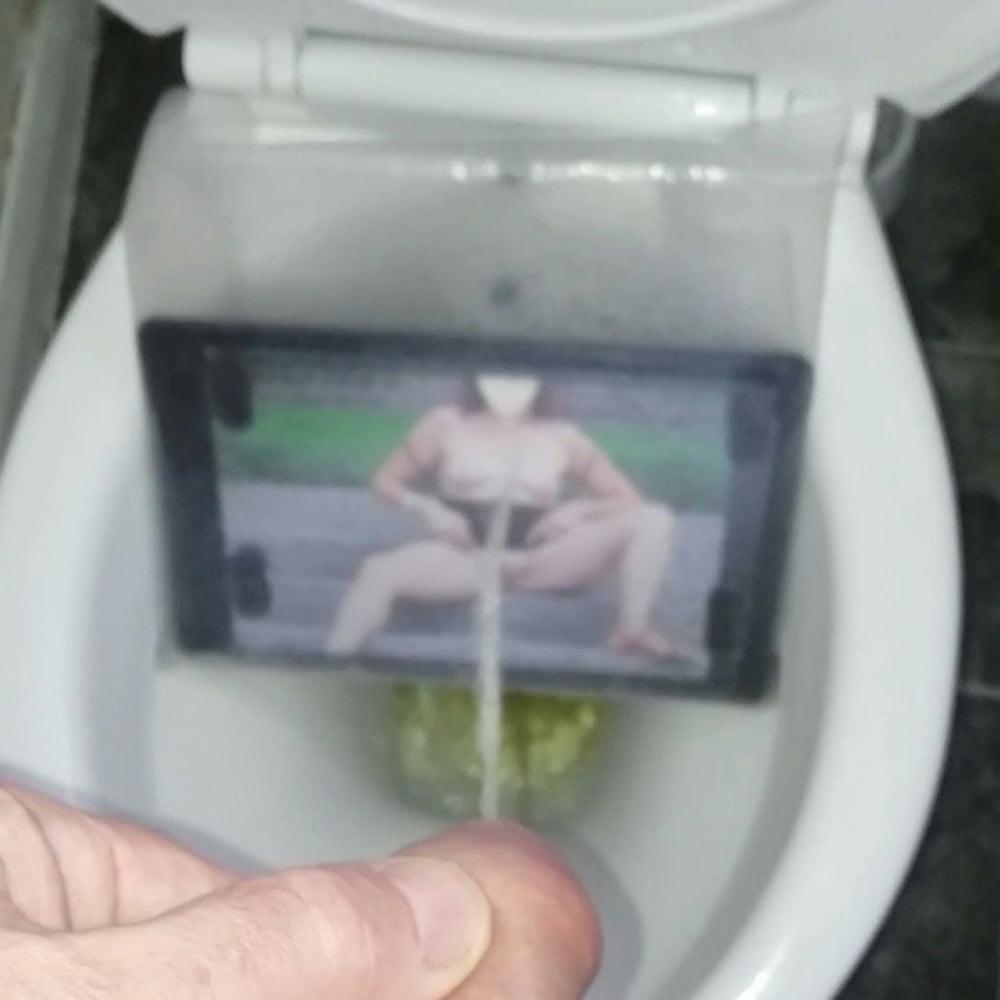 25P Lionx68 piss tribute photos