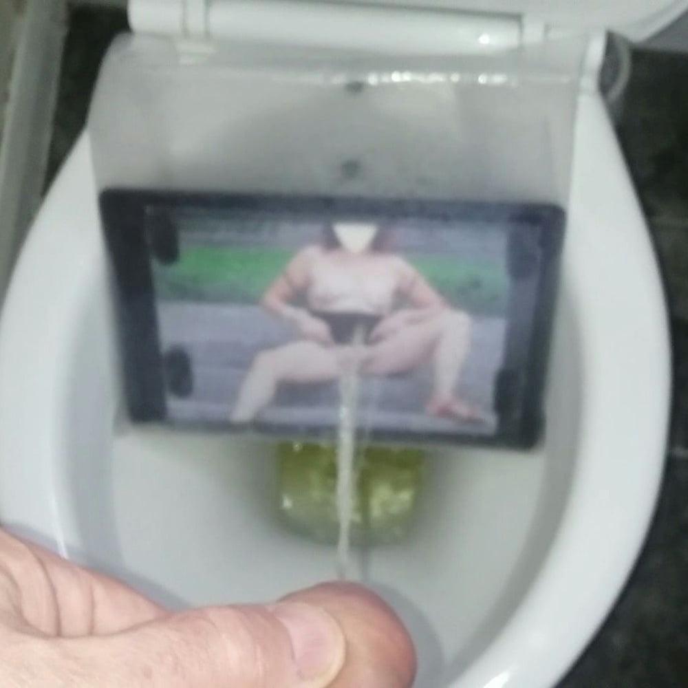 25P Lionx68 piss tribute photos