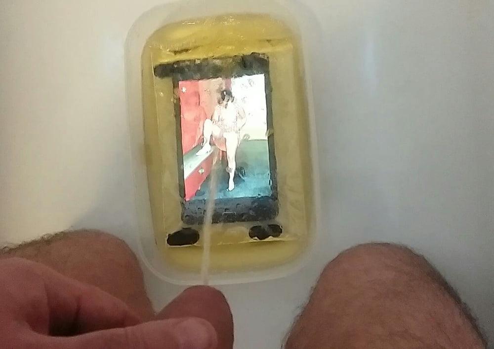 25P Lionx68 piss tribute photos
