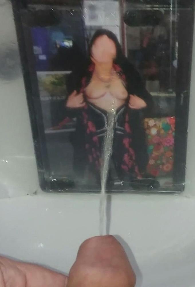25P Lionx68 piss tribute photos