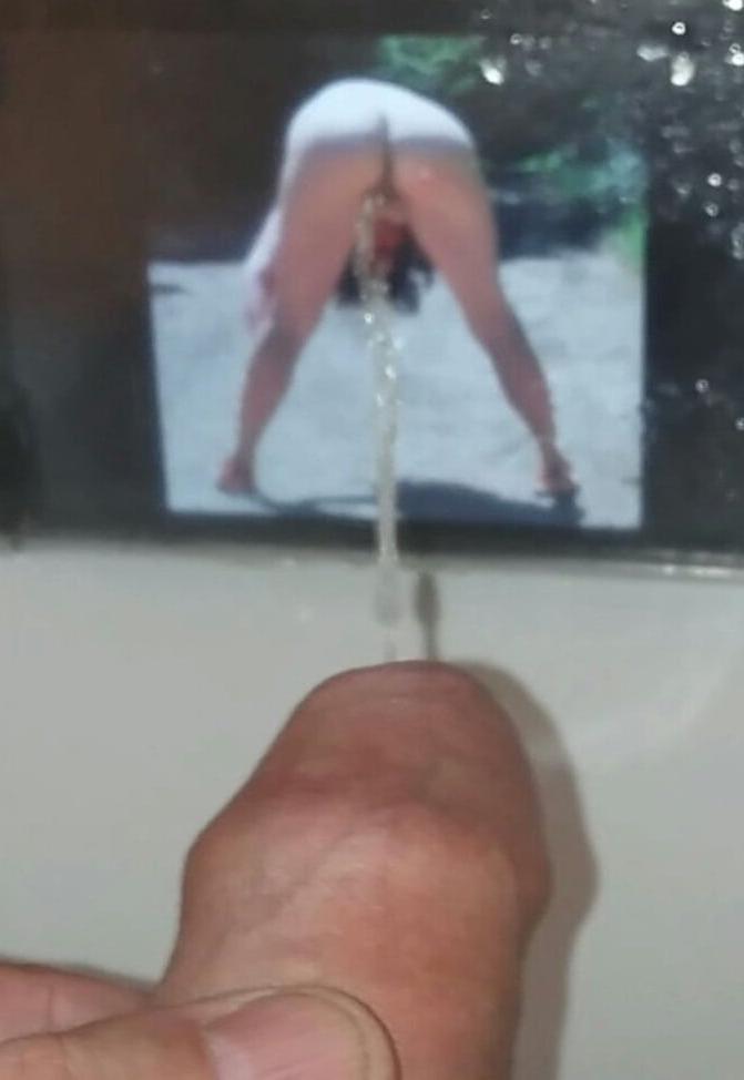 25P Lionx68 piss tribute photos