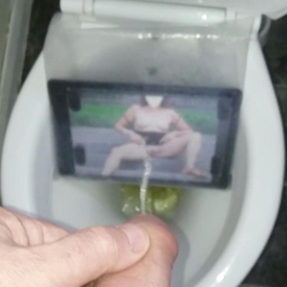 25P Lionx68 piss tribute photos
