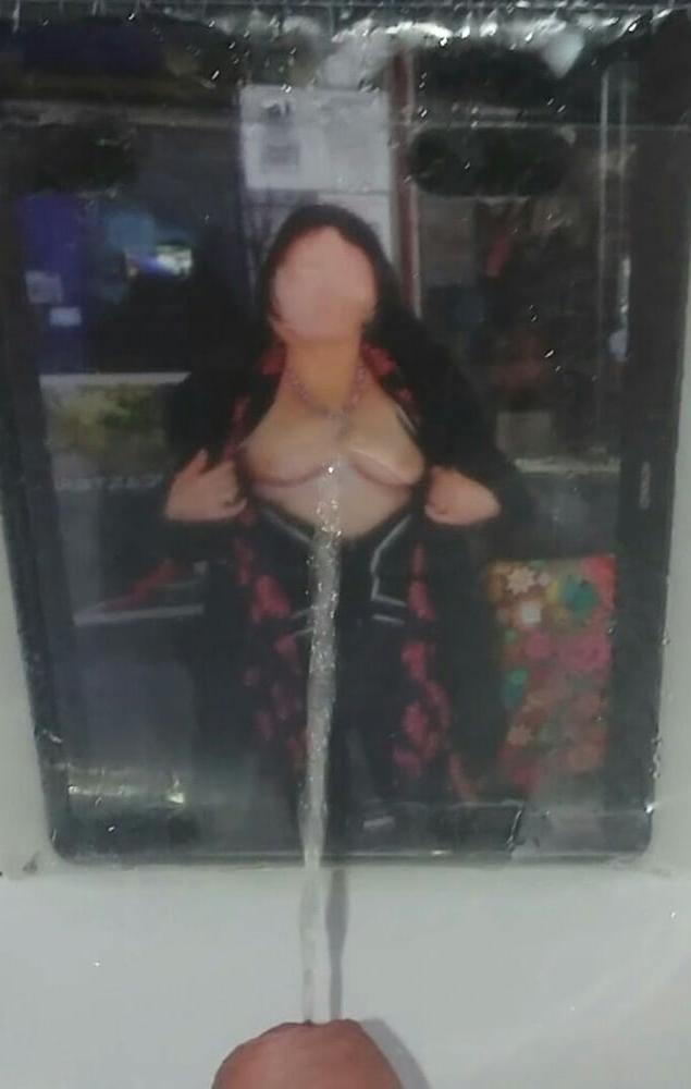 25P Lionx68 piss tribute photos