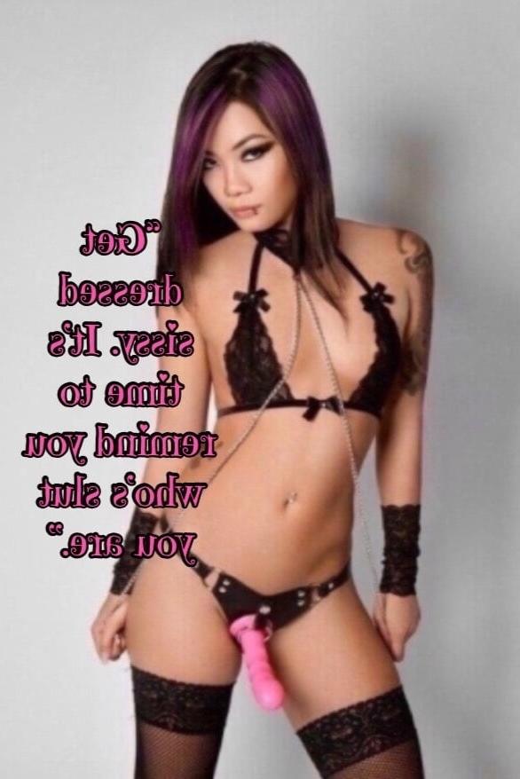 25P Women Wearing Strap-on 008