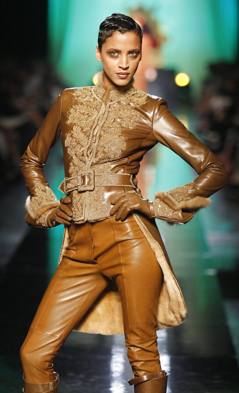 25P Noemie Lenoir