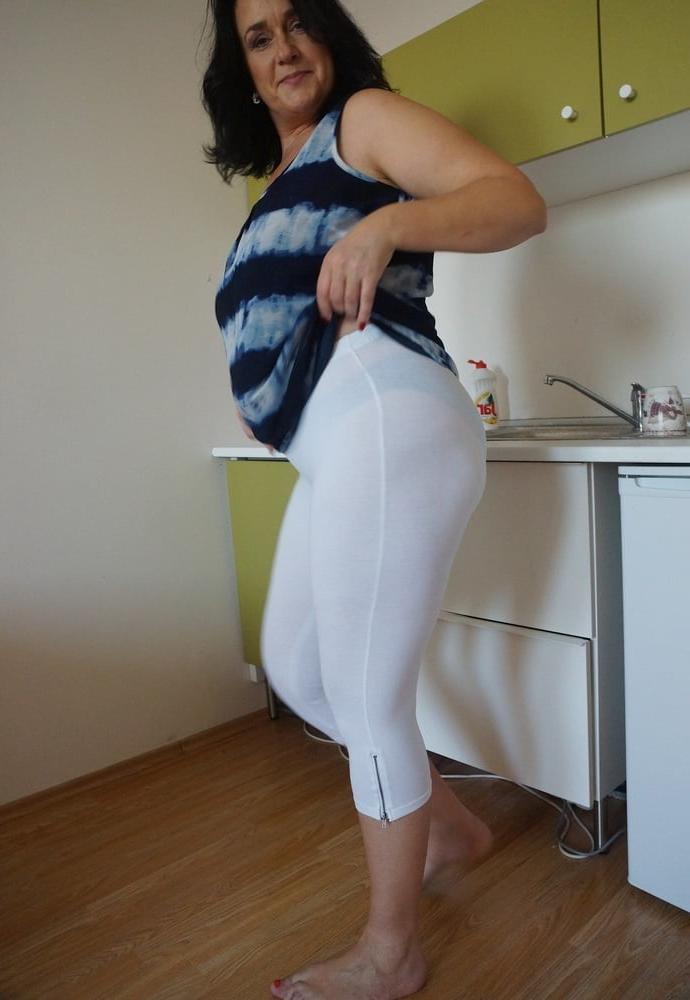 6P Beautiful and erotic woman 40