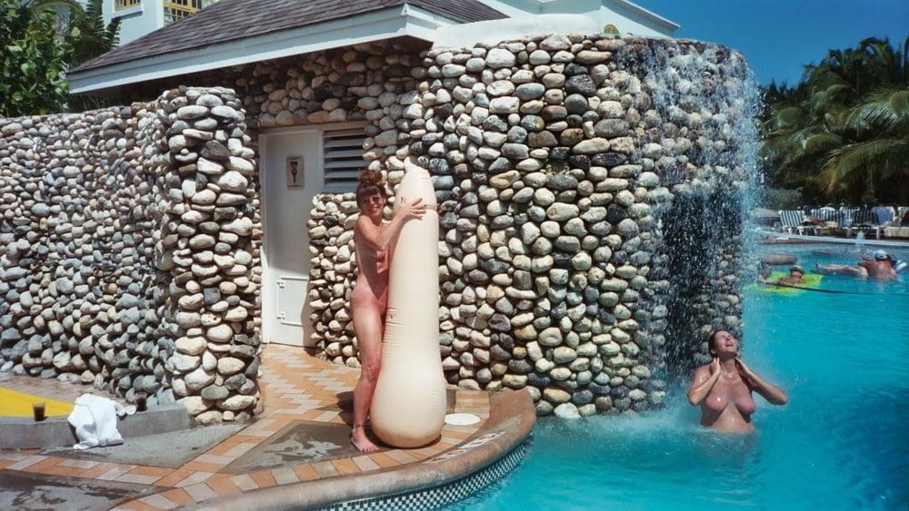 25P Swinger Pool Party #63