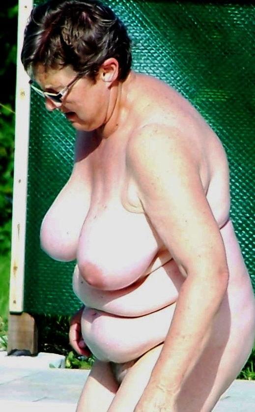 17P my wife's big boobs-2