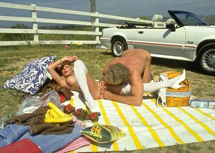 25P Blonde with nice titties on picnic with her admirer