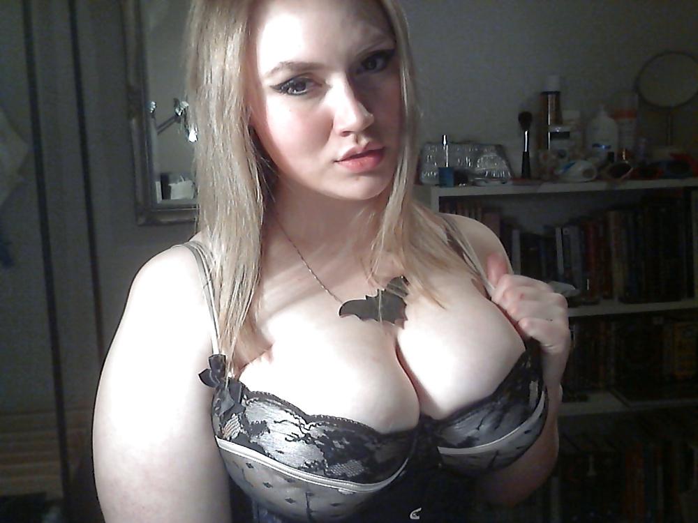 19P Pale English Chick
