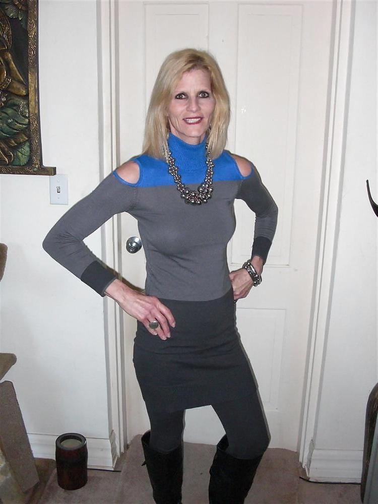 25P COLD SHOULDER TOPS ON MATURE WOMEN 102