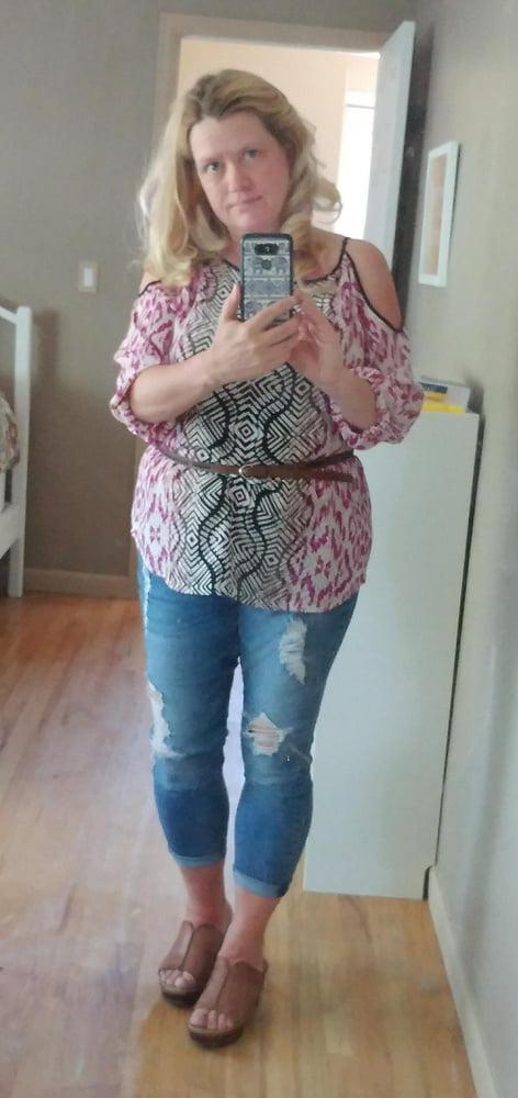 25P COLD SHOULDER TOPS ON MATURE WOMEN 102