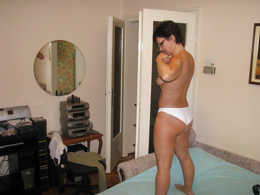16P Wife Stripping For Hubby