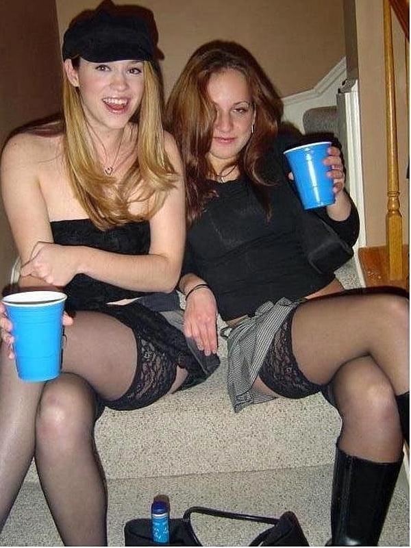 25P MATURE SLUTS WEAR STOCKINGS 22