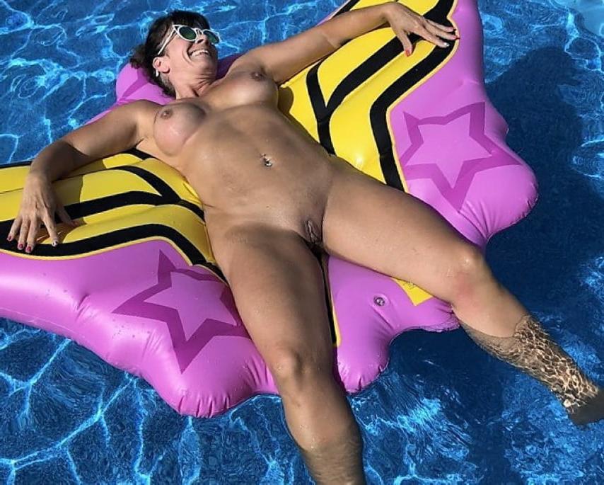 25P Swinger Pool Party #61