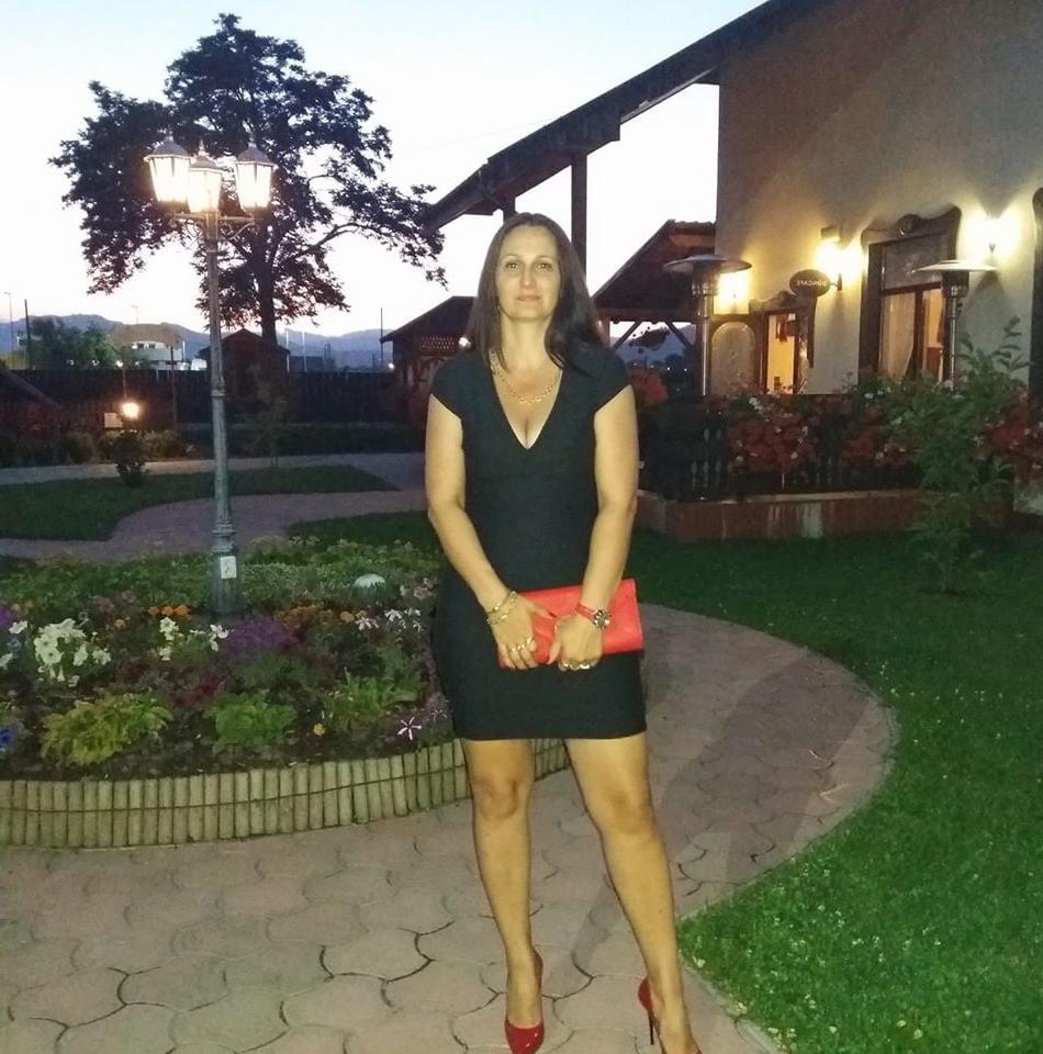 25P 45+ Mature woman