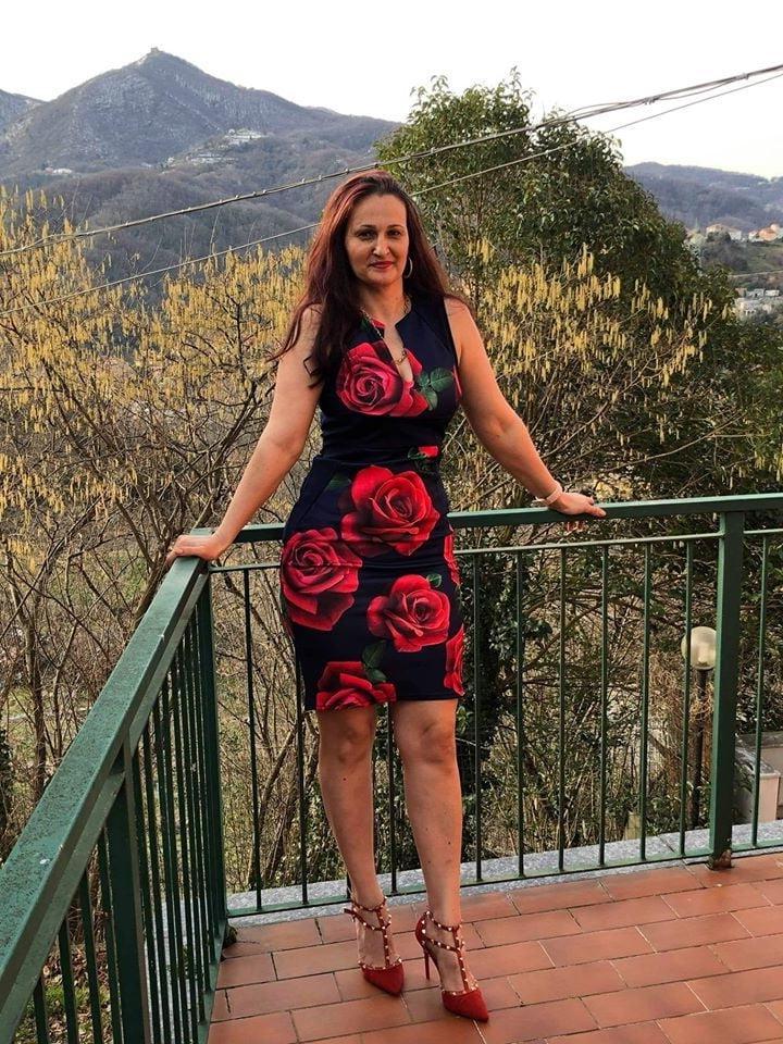 25P 45+ Mature woman