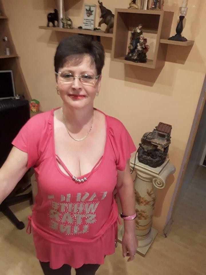 25P 45+ Mature woman