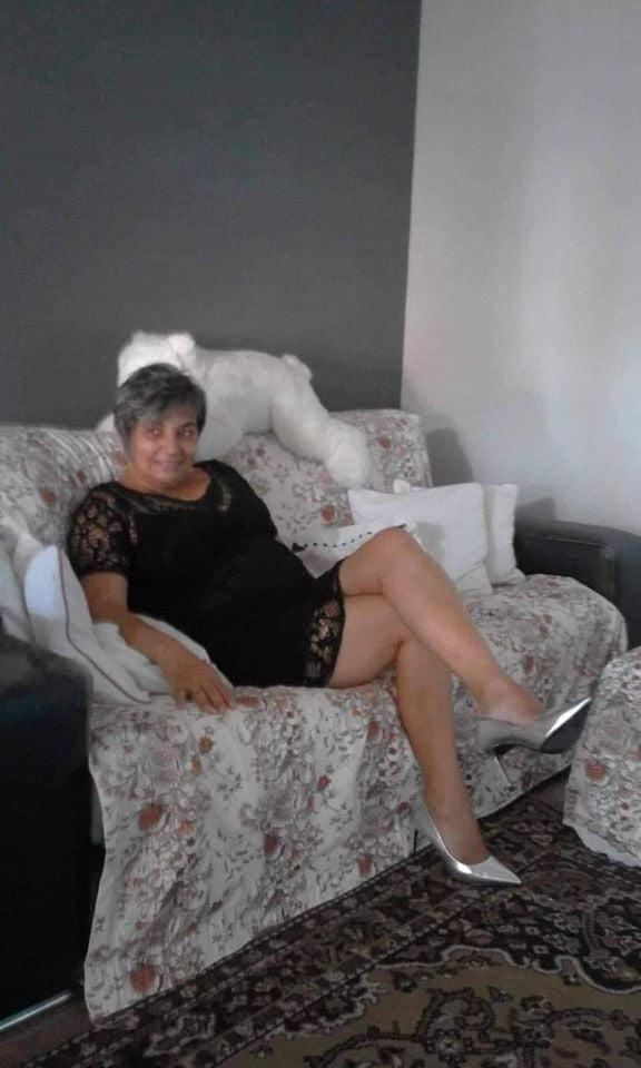 25P 45+ Mature woman