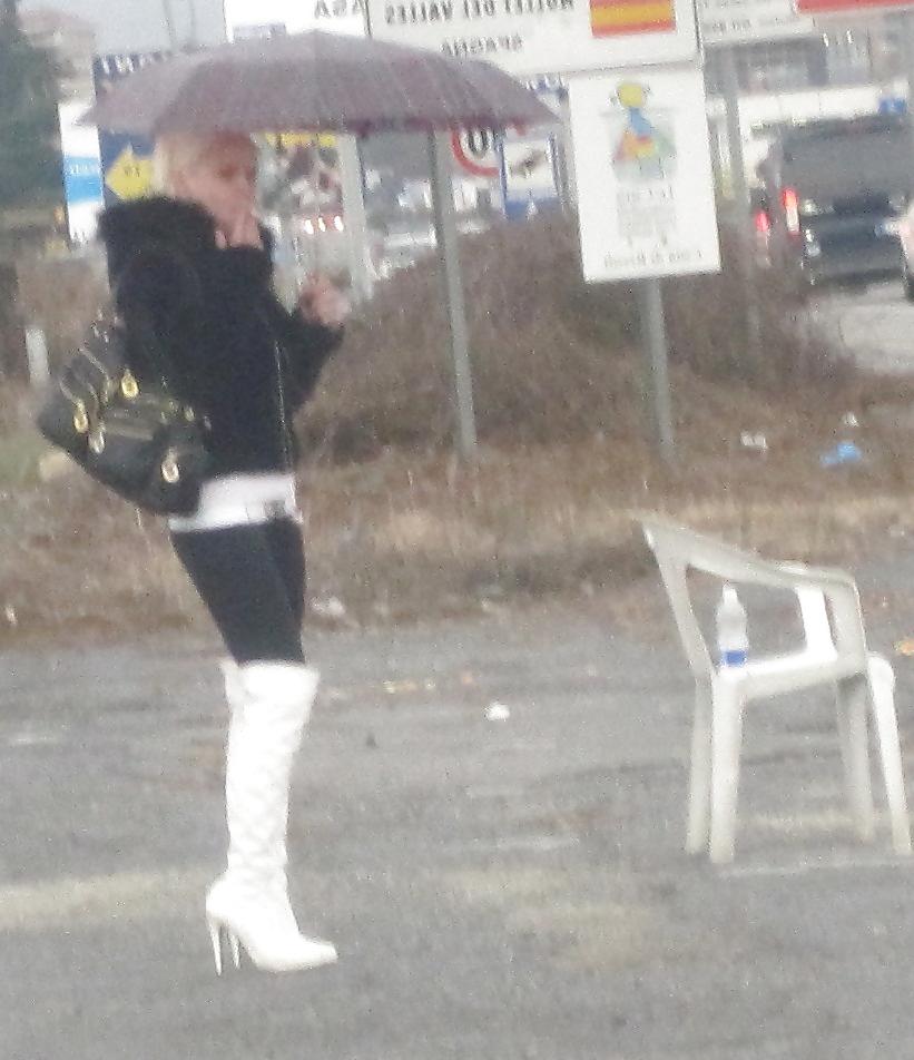 7P Whore on the street in italia (2)