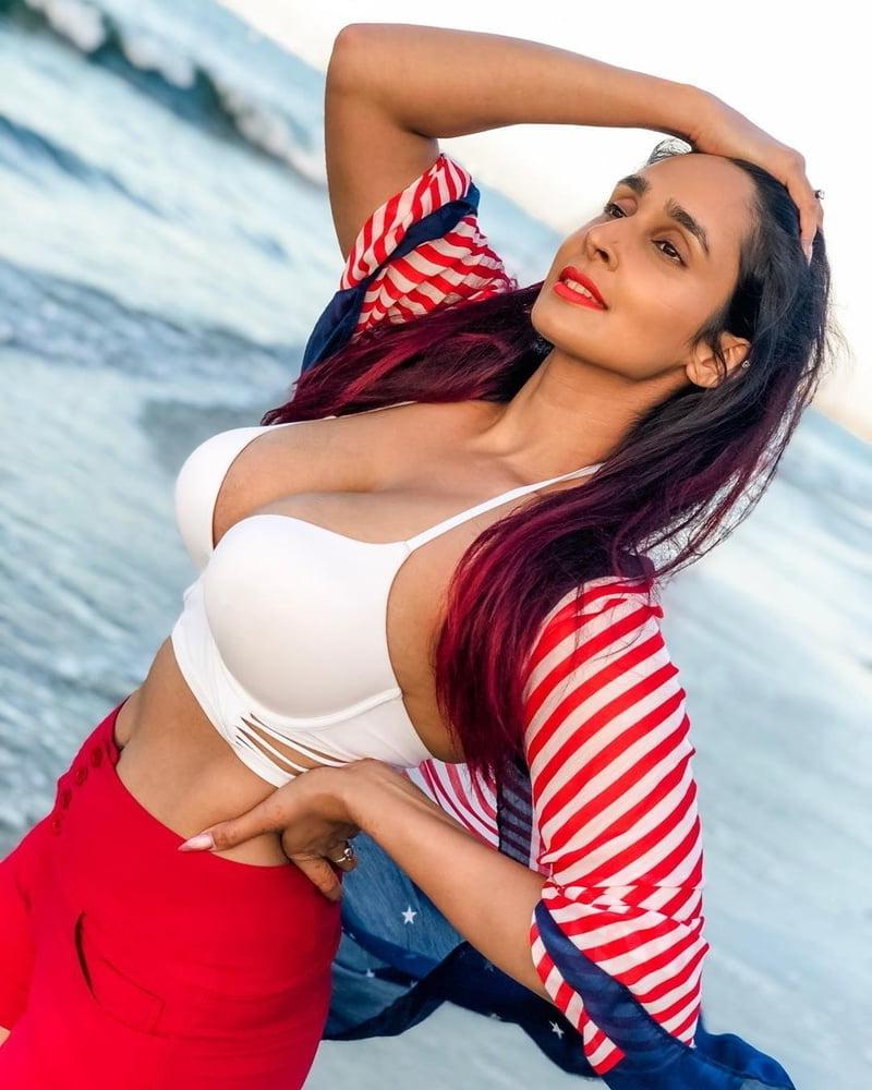 25P Girls That Make Me Cum 35