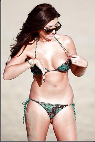 25P Celebrities Nude Slip 24