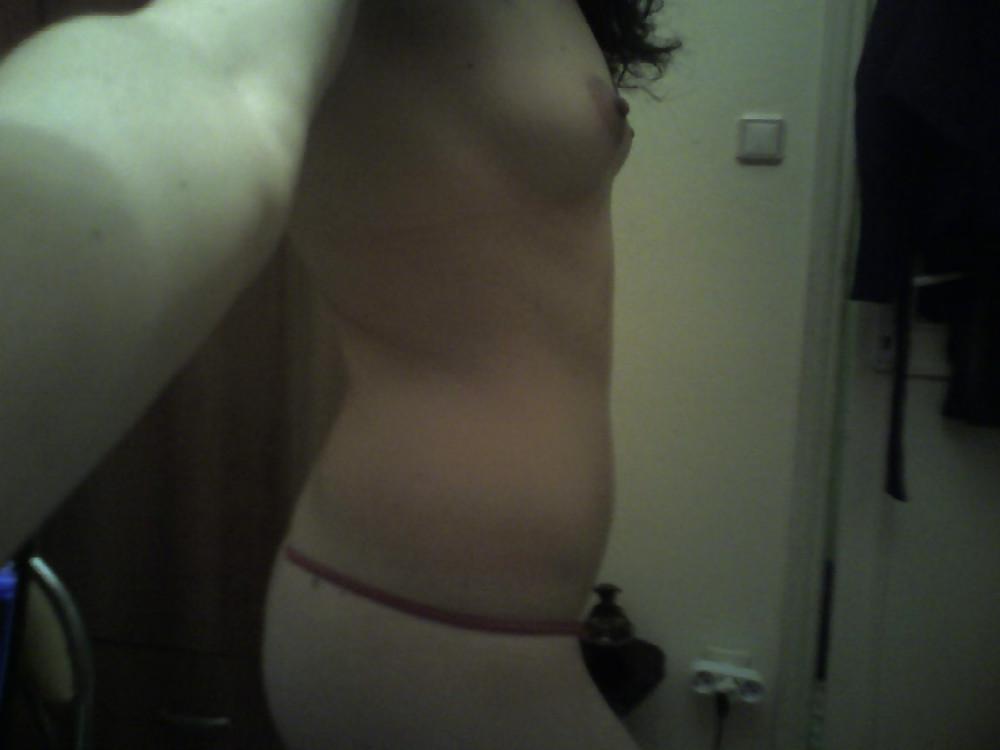 21P Sexy emo babe