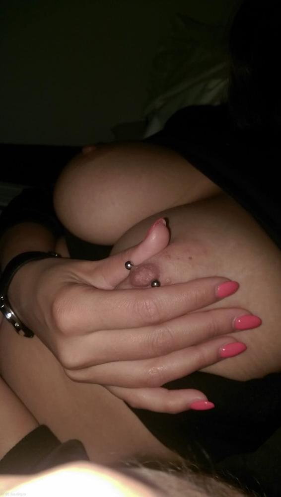 25P Big boobs selfie