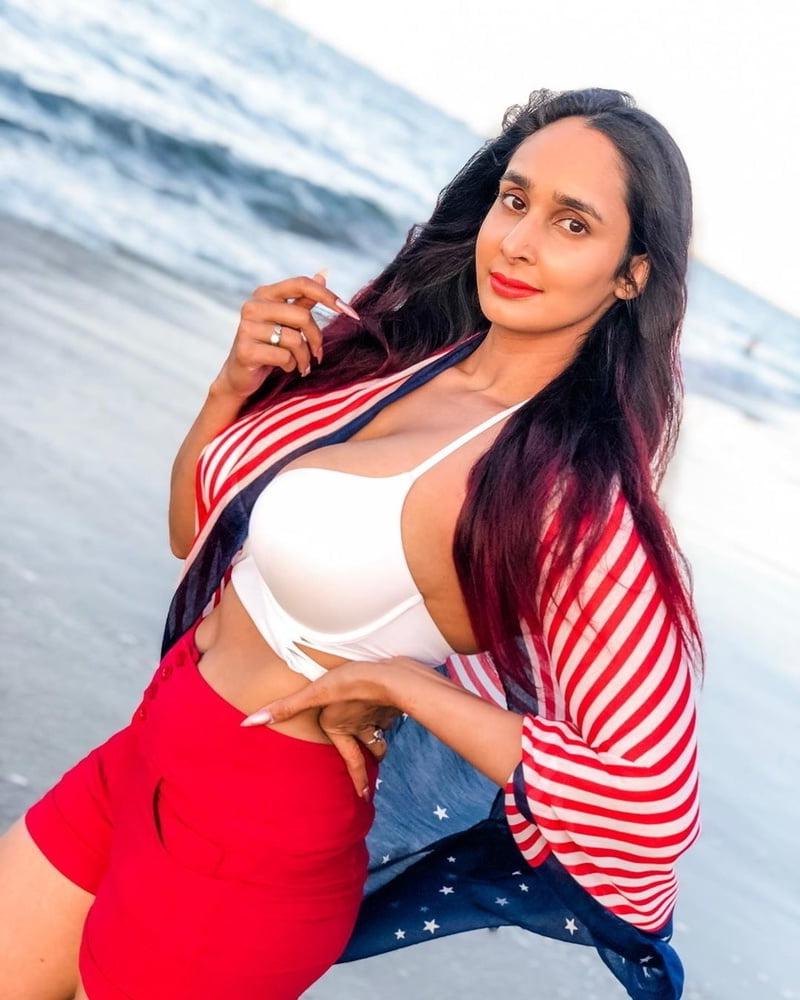 25P Girls That Make Me Cum 50