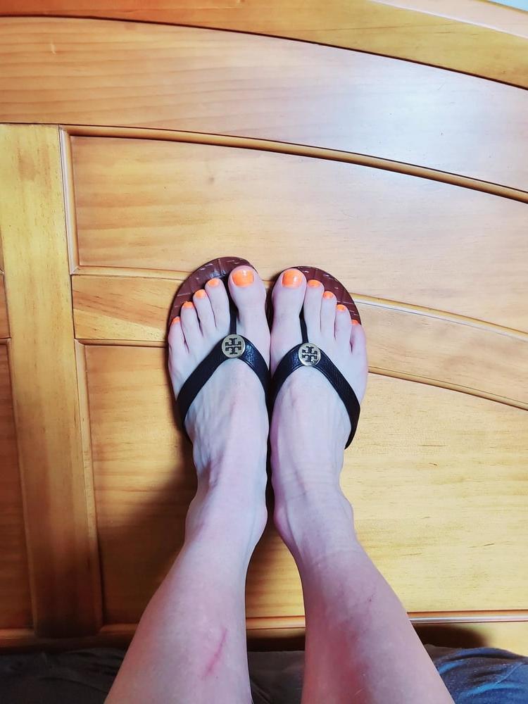 25P For Fans to Cum on  FEET