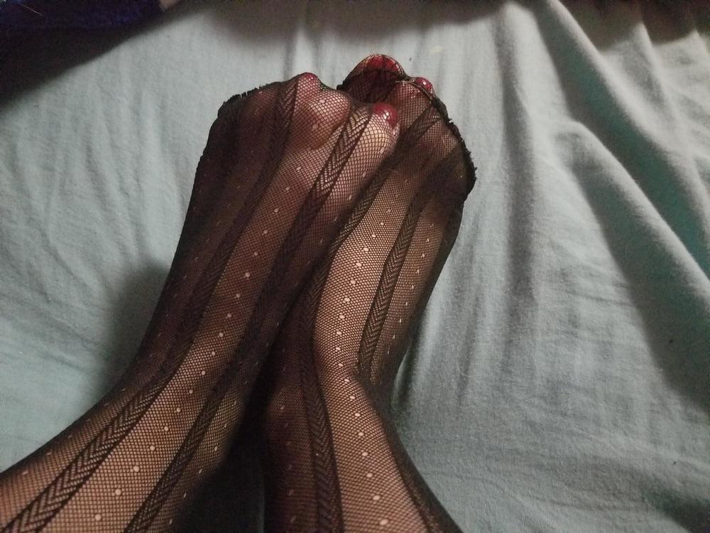 25P For Fans to Cum on  FEET