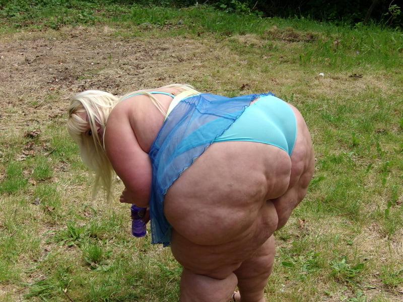 25P Only The Fattest SSBBW Asses Mix #1
