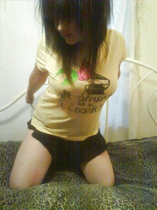 25P HOT EMO VI