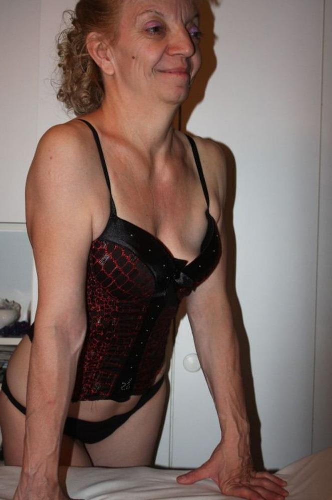 25P Suzy (54) erotic masseur