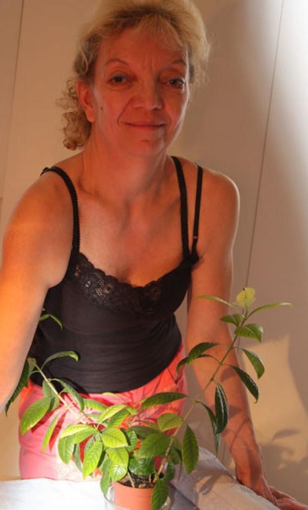 25P Suzy (54) erotic masseur