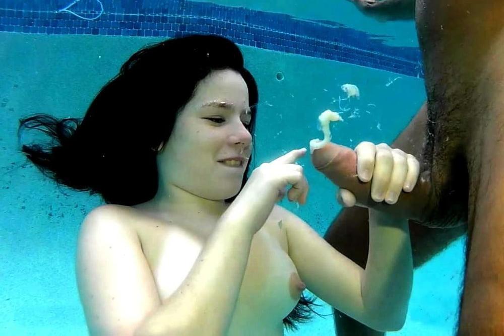 25P Swinger Pool Party #60