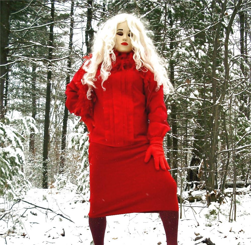 25P Red hot crossdresser strips and shoots a big load