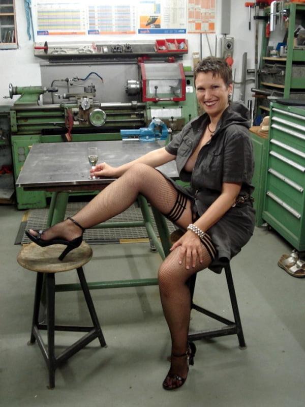 25P MATURE SLUTS WEAR STOCKINGS 19