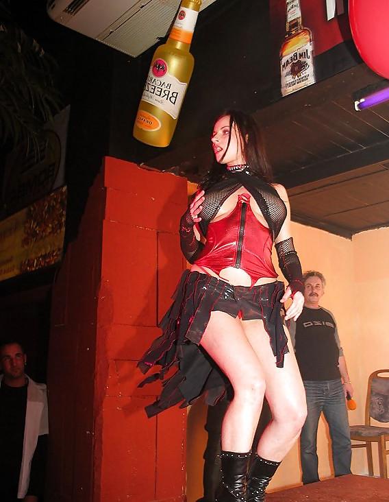 16P Busty Stripper