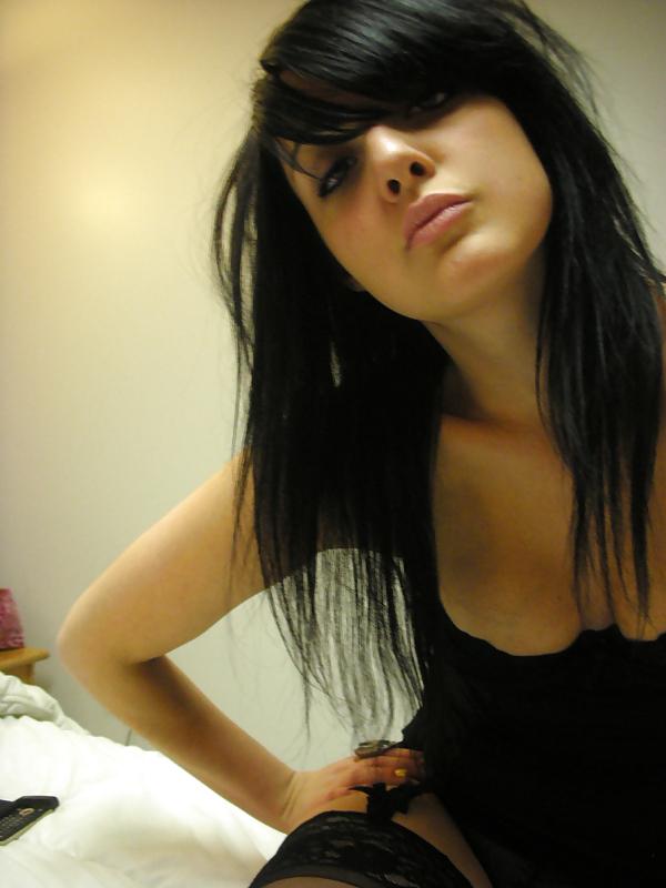 22P Hot Emo Chick