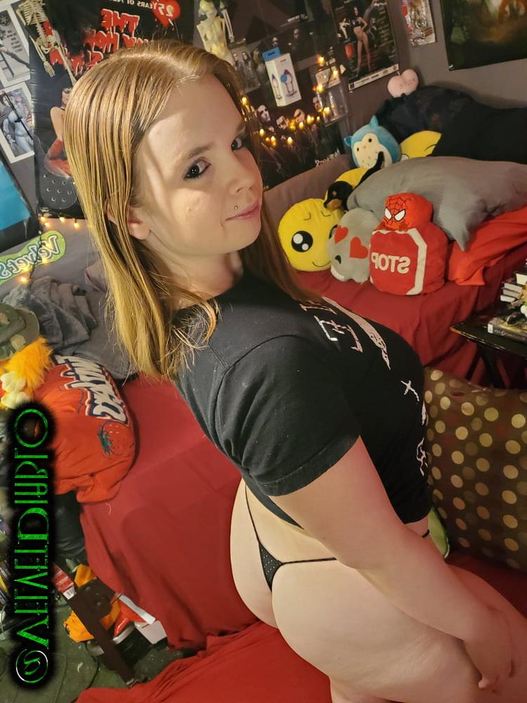 24P BIG ASS, THICK THIGHS, STOCKINGS &amp; MORE - WEEK 210