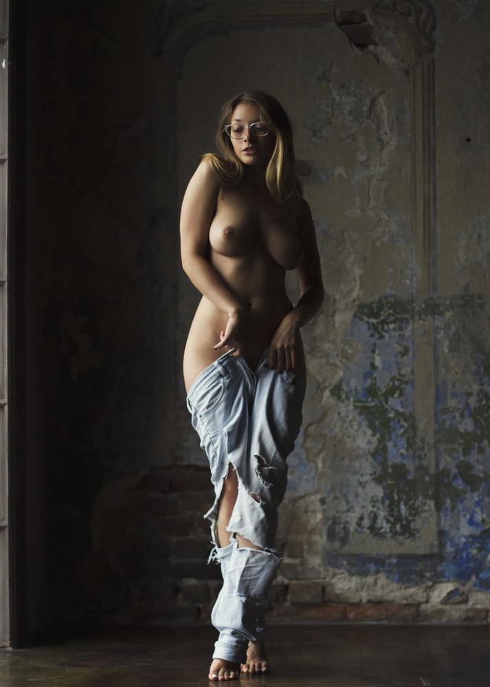 25P Deliciously Erotic Russian Women-3