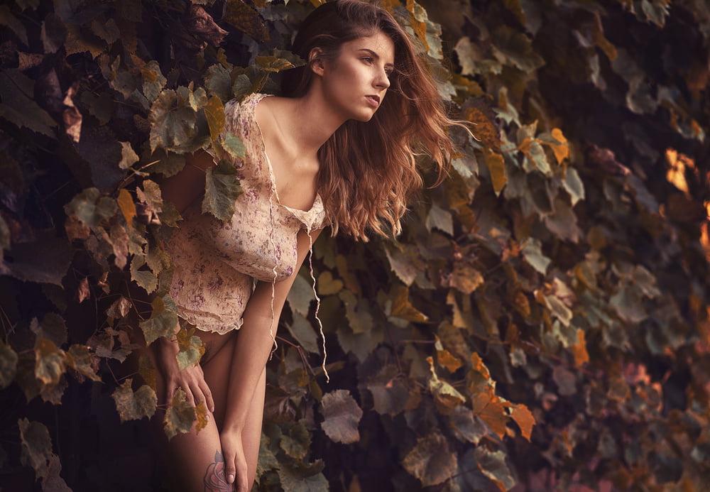 25P White Women: My Erotic Goddesses-9
