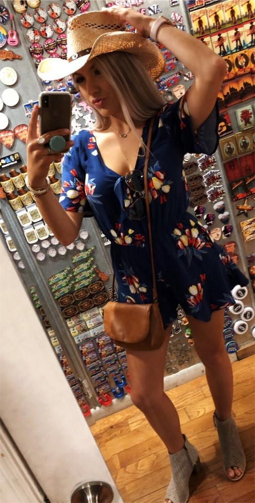 19P Attractive Virginia Girl And Armenian Mom Of 2