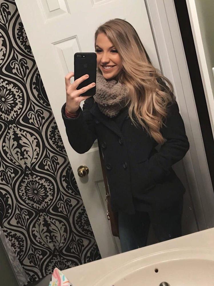 19P Attractive Virginia Girl And Armenian Mom Of 2