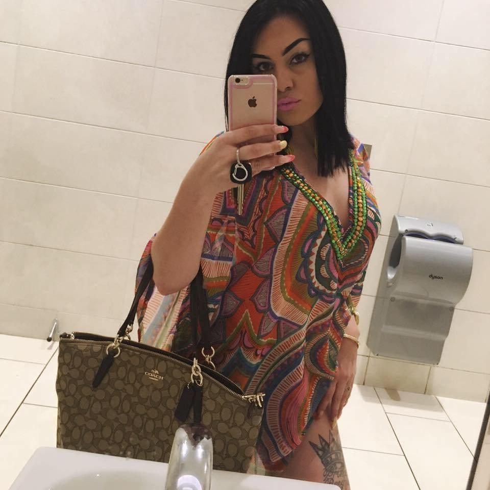 19P Attractive Virginia Girl And Armenian Mom Of 2