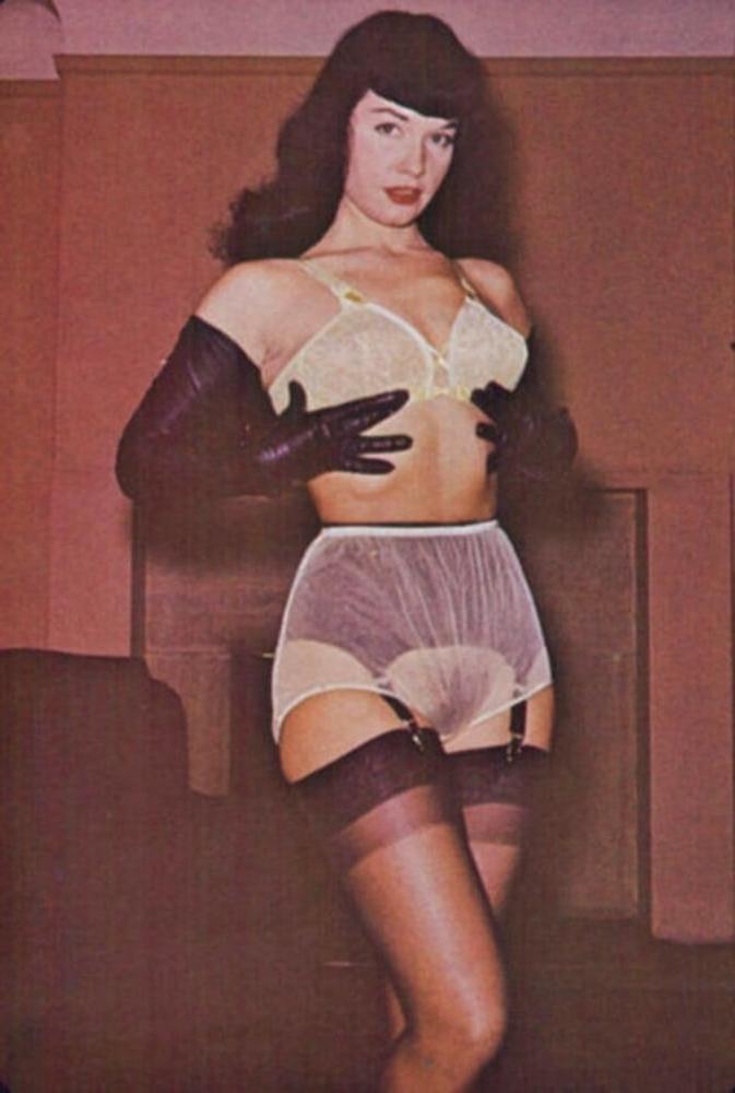 13P Janas Erotic Vintagehouse 255