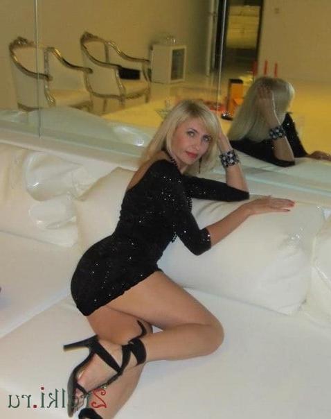 25P Private photos. A selection of mature women 2