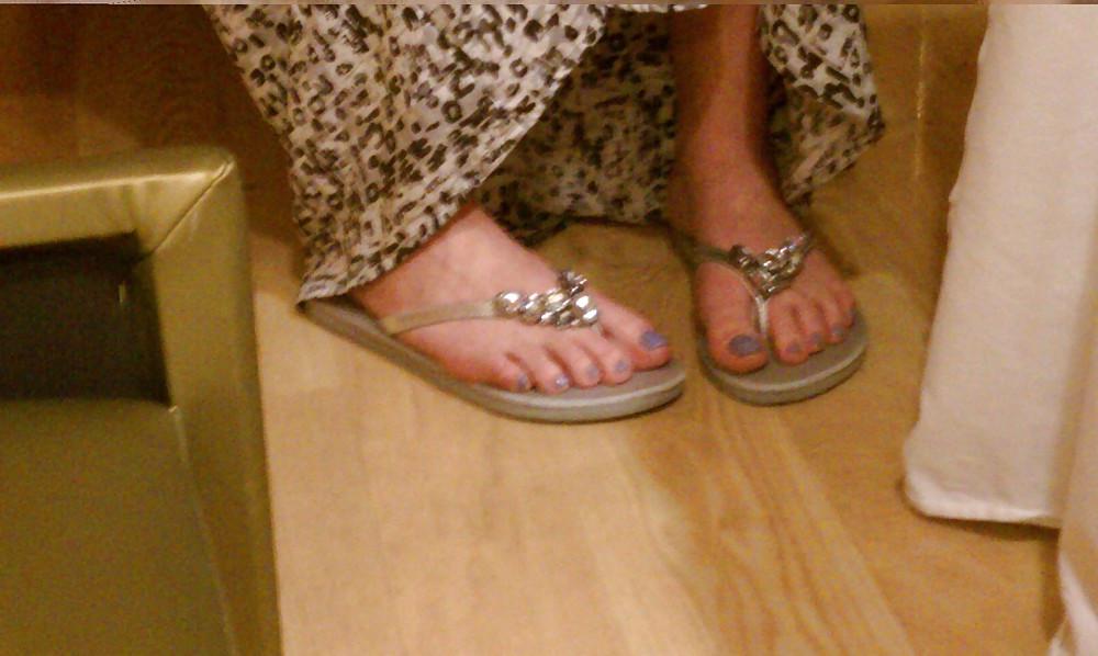 6P Spy cam feet